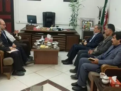 راه حل مشکلات حمل و نقل در دست تشکلات صنفی است/ موازی‌کاری در صدور مجوز تاکسی تلفنی‌های قزوین