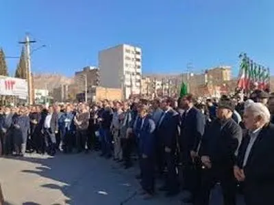 لحظاتی از مراسم تشییع پیکر  شهید «احسان آقاجانی» در ایلام + فیلم