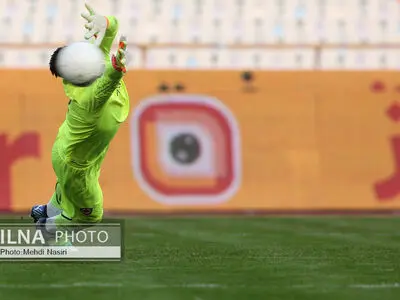 دیدار تیمهای فوتبال پرسپولیس تهران-ون‌پارس اصفهان در جام حذفی
