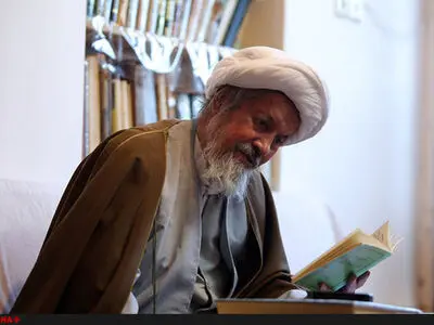 مراسم بزرگداشت آیت الله مومن در قم برگزار می شود