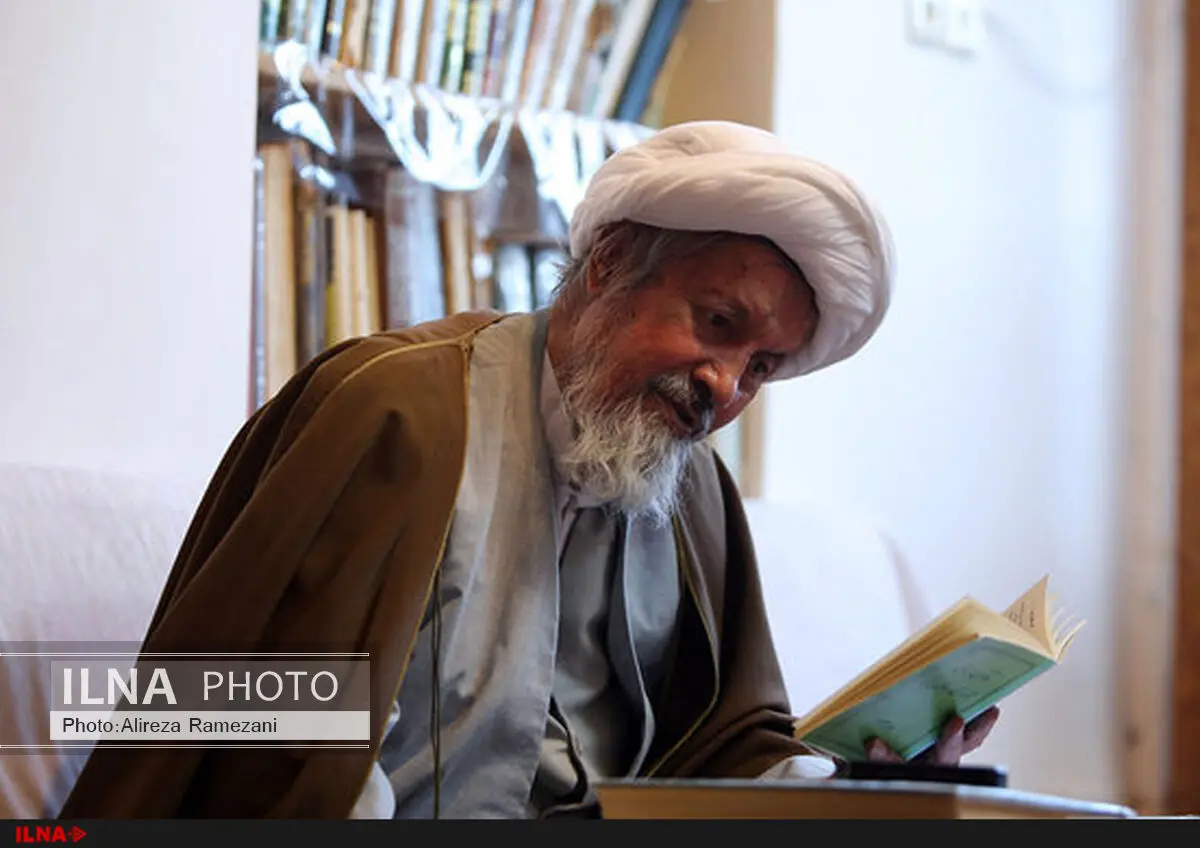 مجلس خبرگان باید نسبت به اعمال رهبری نظارت داشته باشد