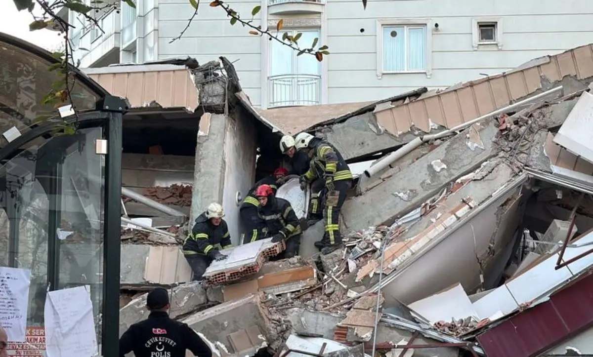 ریزش یک ساختمان مسکونی ۷ طبقه در ترکیه