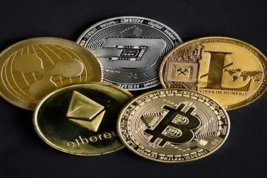 قیمت بیت کوین و ارز‌های دیجیتال امروز سه‌شنبه ۲۲ اردیبهشت ۱۴۰۵ + جدول