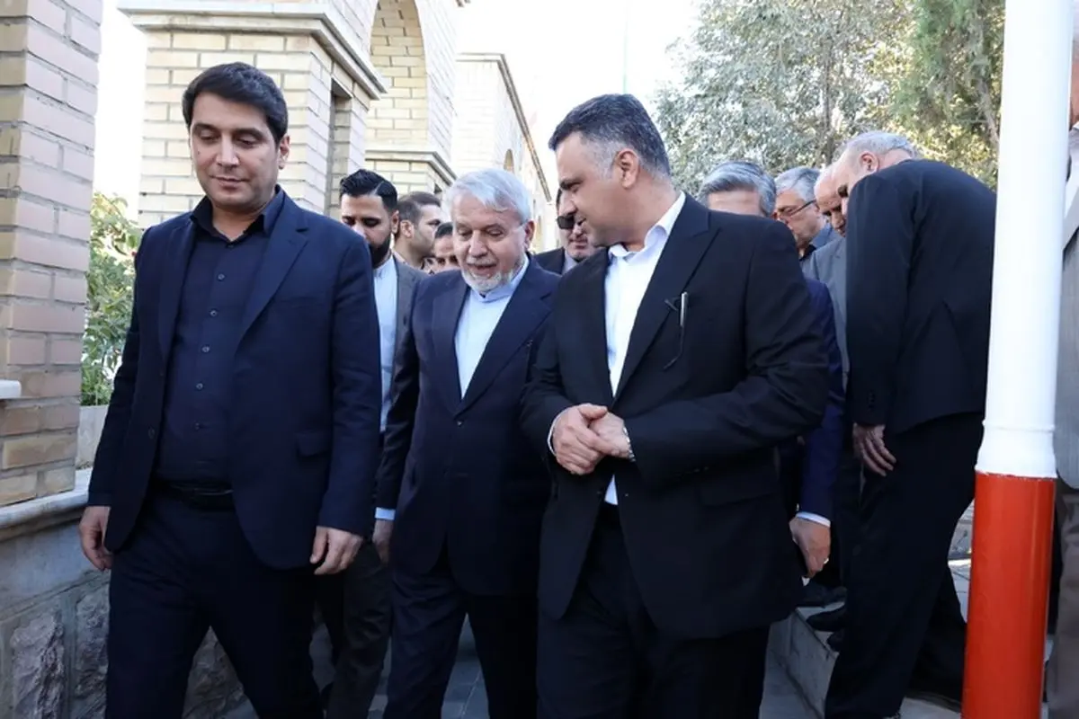 آغاز سفر دو روزه وزیر میراثفرهنگی، گردشگری و صنایعدستی به کردستان/ ادای احترام به مقام شامخ شهدای کردستان در بدو ورود به سنندج