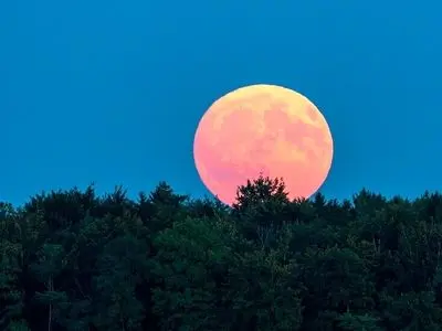 فرمان اجرایی ترامپ مبنی بر استقرار راکتور هسته‌ای در ماه