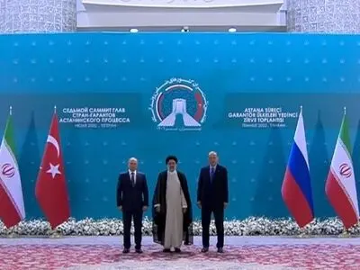 استقبال رئیسی از پوتین و اردوغان‌ در سالن اجلاس سران