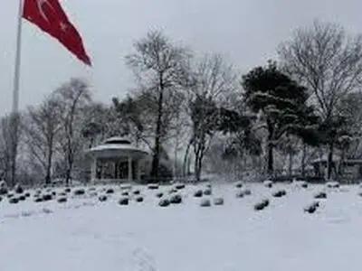 برف سنگین گردشگران را در ترکیه غافلگیر کرد + فیلم