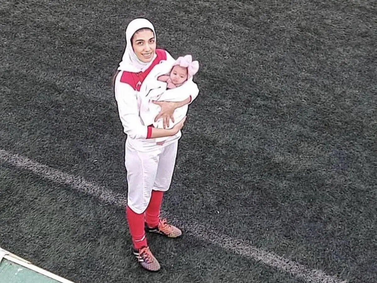 ویدیو: ستاره تیم ملی و دخترش در هند سوژه عکاسان در جام ملت های آسیا  