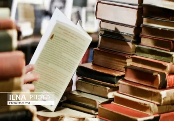 ۱۵۰ نسخه کتاب به کتابخانه‌های عمومی شهرستان تاکستان اهدا شد