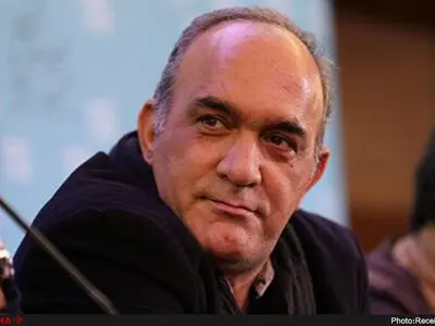 برای برگزاری بخش بین‌الملل جشنواره تئاتر فجر دنبال لنگه کفش در بیابان نباشیم/ دعوت از کار بی‌کیفیت خارجی، زدن بر سر هنرمند ایرانی است