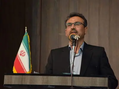 طرح انتقال آب از دریا به لامرد را با بهره‌گیری از ظرفیت‌های ملی و استانی پیگیری می‌کنم