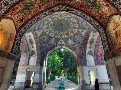 کاشان ، مدینة إیرانیة عریقة کعراقة التاریخ
