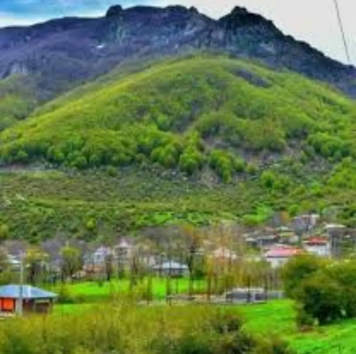 درسایه مسئولیت گریزی آب منطقه ای گیلان، آب مردم داماش بلعیده می شود/  ۴۰۰ خانوار در اعتراض به برداشت کارخانه آب معدنی به پا خاستند
