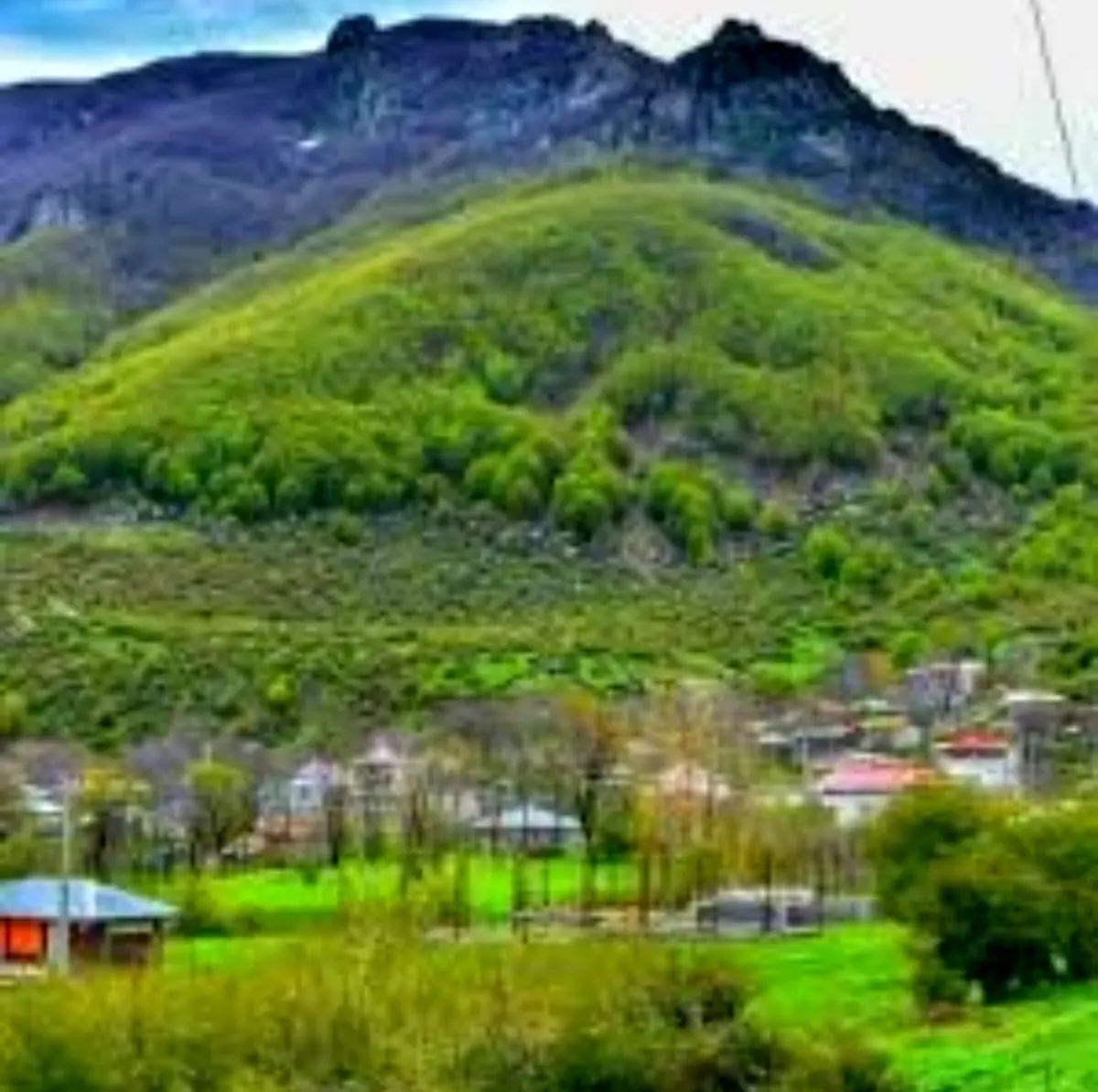 درسایه مسئولیت گریزی آب منطقه ای گیلان، آب مردم داماش بلعیده می شود/  ۴۰۰ خانوار در اعتراض به برداشت کارخانه آب معدنی به پا خاستند