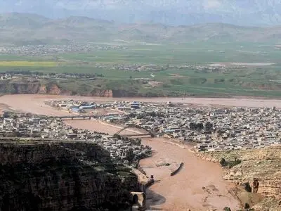 ساخت دیواره ساحلی پلدختر تا فرودین ماه/ بازسازی محور خرم آباد-پلدختر نیاز به زمان دارد