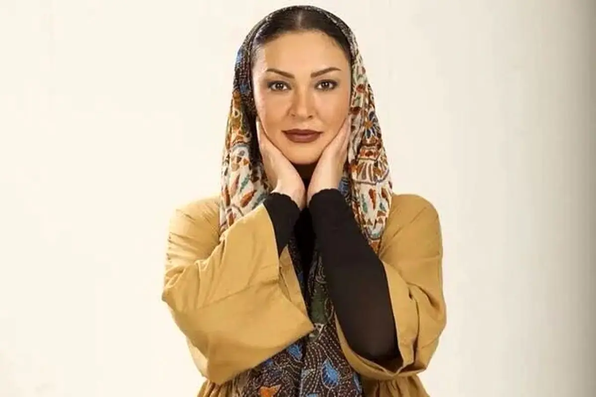 خانم بازیگر بعد از سال‌ها با پوشش متفاوت به تلویزیون برگشت + عکس