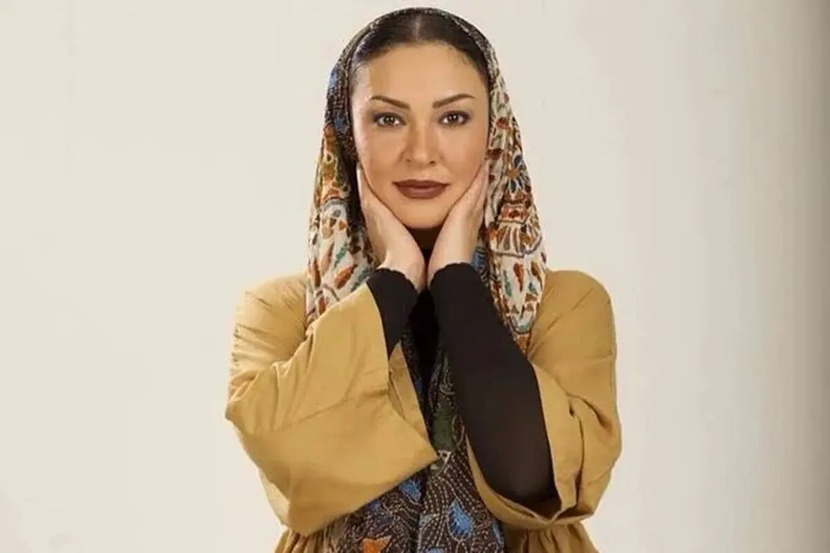 خانم بازیگر بعد از سال‌ها با پوشش متفاوت به تلویزیون برگشت + عکس