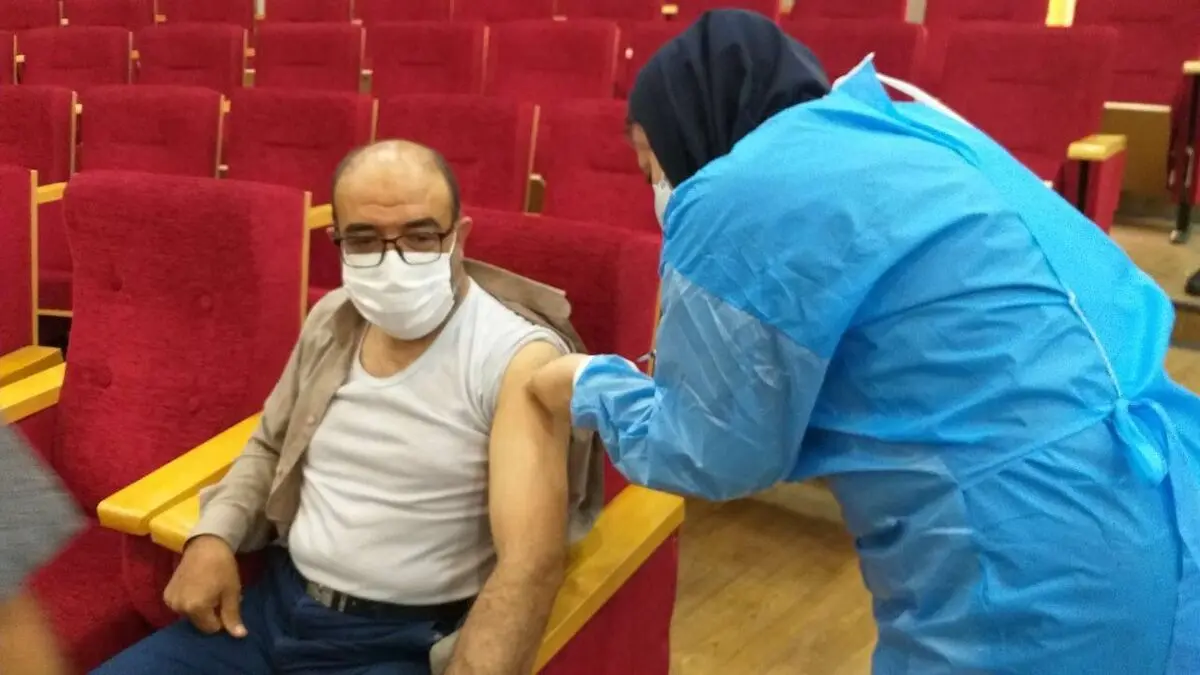 خبرنگاران آذربایجان غربی در مقابل بیماری کرونا واکسینه شدند