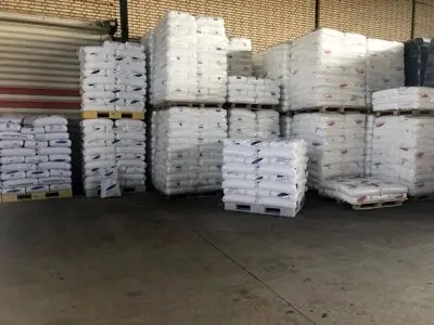 کشف ۱۶۰۰ تن مواد اولیه صنعت پلاستیک احتکار شده