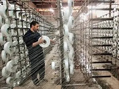 بازگشت به‌کار ۱۷۰ کارگر نساجی بروجرد/ قطار تولید به راه افتاد