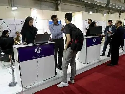 بازدید سرپرست وزارت آموزش و پرورش از نمایشگاه الکامپ