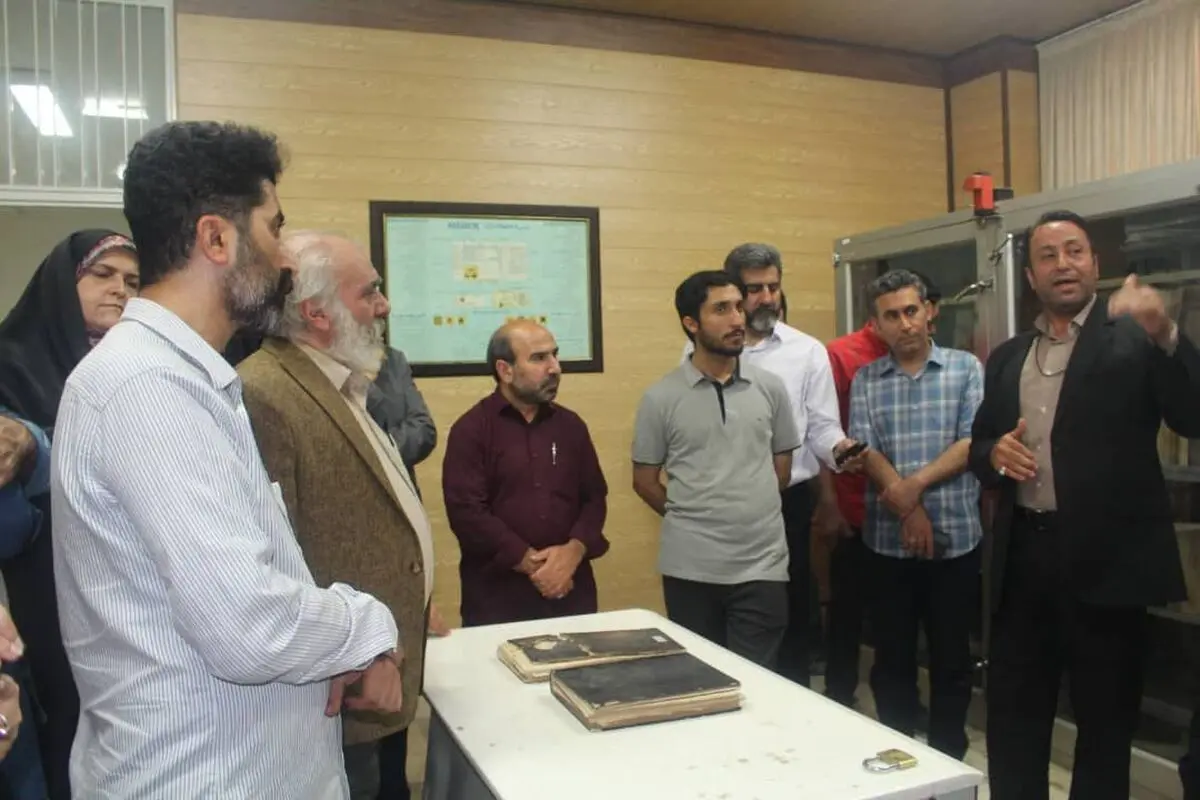 کتابخانه مرحوم آیت‌الله‌مرعشی‌نجفی مورد بازدید قرار گرفت