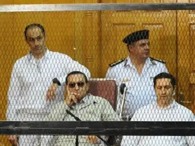 محاکمه دوباره حسنی مبارک به اتهام فساد آغاز شد