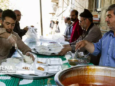 توزیع ۵۰۰ پرس غذای گرم در بین خانواده‌های نیازمند سلماس