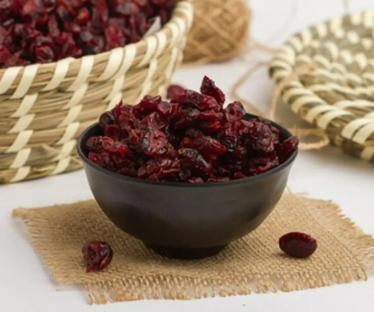 نکات مهم در تفت دادن زرشک برای خوشرنگ تر شدن آن