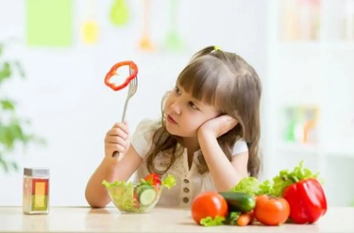 چگونه به دردسرهای غذا دادن به کودکان پایان دهیم؟