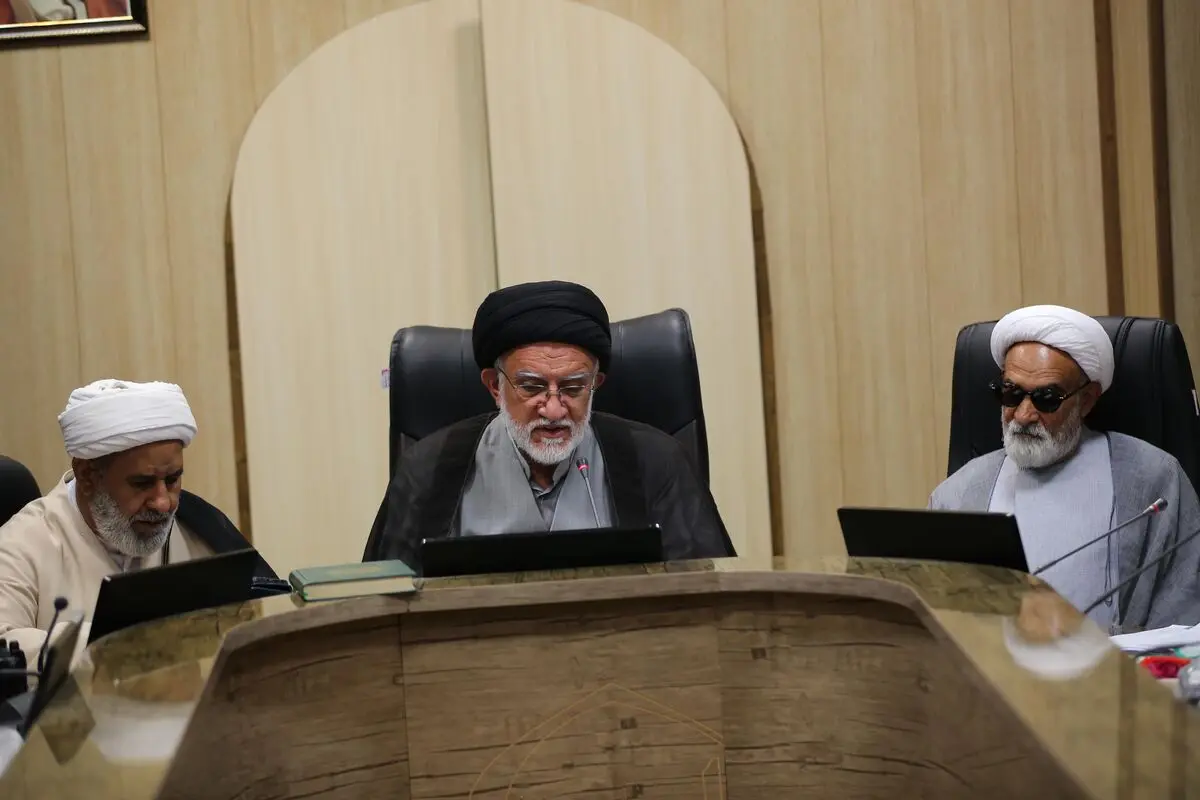 امر به معروف و نهی از منکر نباید به حجاب محدود شود
