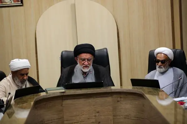 امر به معروف و نهی از منکر نباید به حجاب محدود شود