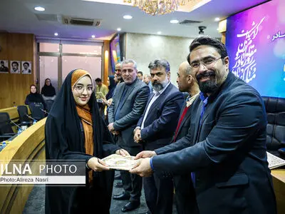 آئین تجلیل از بانوان خبرنگار و فعالان عرصه رسانه استان قزوین به روایت تصویر