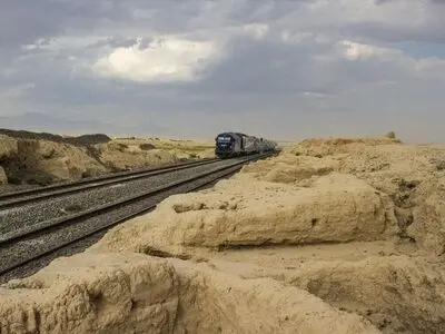 تا رئیس‌جمهوری دستور قاطع ندهد، خط راه‌آهن عبوری از تپه‌حصار دامغان جابه‌جا نمی‌شود