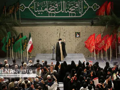 قائد الثورة: فترة الدفاع المقدس بارزة ومهمة في تاریخ الثورة الإسلامیة
