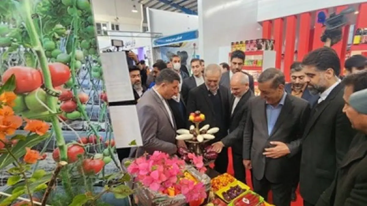 بازدید پزشکیان از نمایشگاه تخصصی کشاورزی استان خراسان شمالی