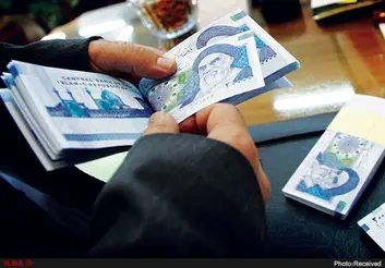 اختلاس‌ها و رشوه‌ها ریشه در قوانین ناکارآمد دارد/ استفاده از تخصص و تجربه مدیران برای توسعه نظام بانکی