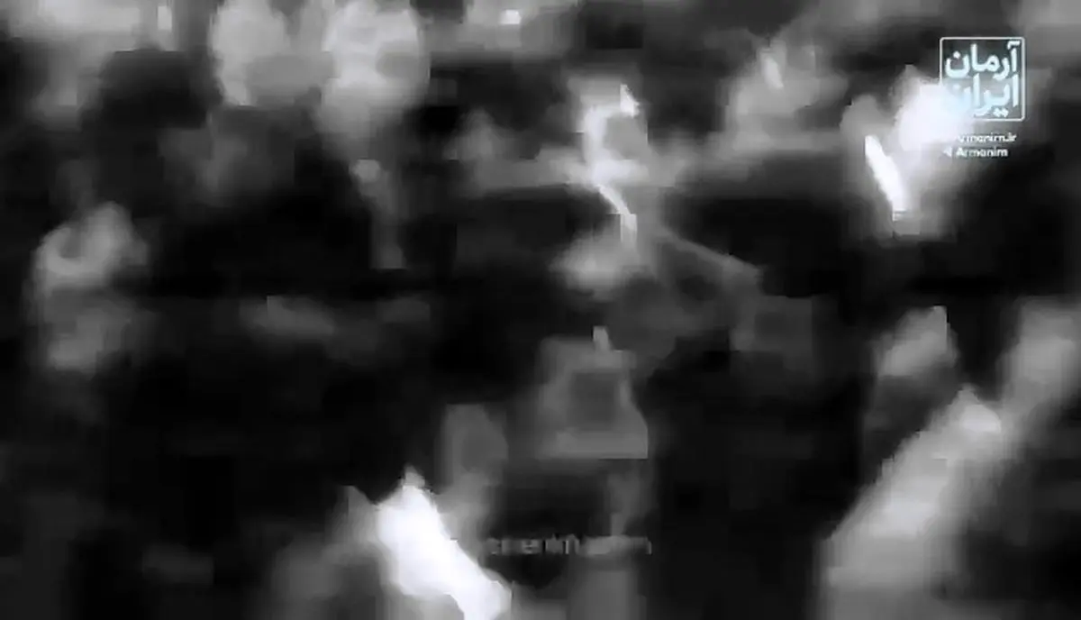 لحظه اعلام ارتحال امام خمینی توسط شهید سیدحسن نصرالله در جمع لبنانی ها - ۱۴ خرداد ۱۳۶۸ + فیلم
