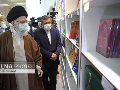بازدید رهبر انقلاب از نمایشگاه کتاب تهران