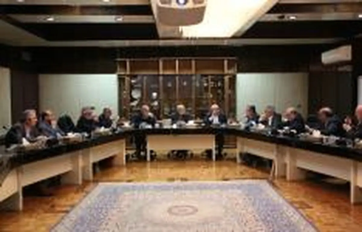 باید در یکی از مواد معدنی برند جهانی شویم