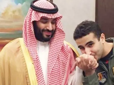 موقع بریطانی: بن سلمان یستعد لإزاحة الجبیر وتعیین شقیقه وزیرا للخارجیة