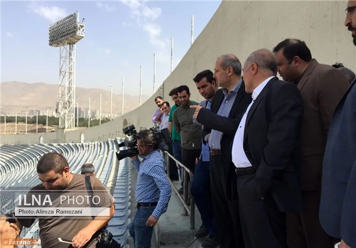 بازدید مسئولان وزارت ورزش و فدراسیون فوتبال از ورزشگاه آزادی