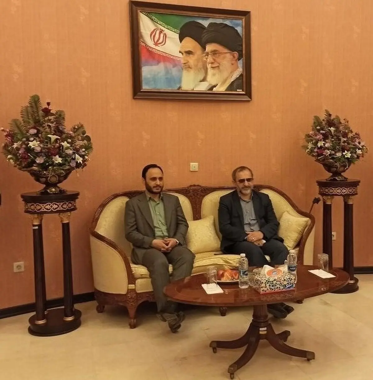 افزایش حقوق به واسطه خلق پول مانند روال معیوب گذشته خواهد شد / چگونگی افزایش حقوق که منجر به تورم نشود در حال پیگیری است / طی 8 سال گذشته حجم نقدینگی در کشور 8 برابر شده است