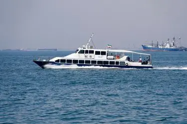 نجات موفق خدمه شناور خارجی در آب‌های عسلویه