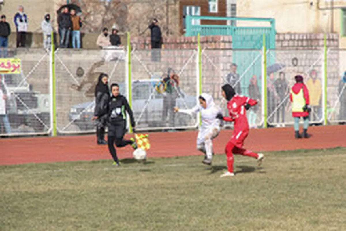 کهکشانی ها مقابل قوی سپید انزلی