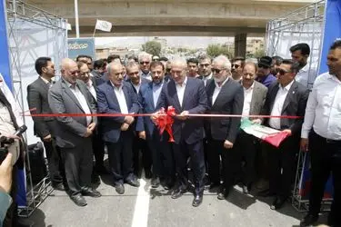 تقاطع غیرهمسطح شهدای حرم احمدبن موسی شاهچراغ (ع) زیر بار ترافیک رفت