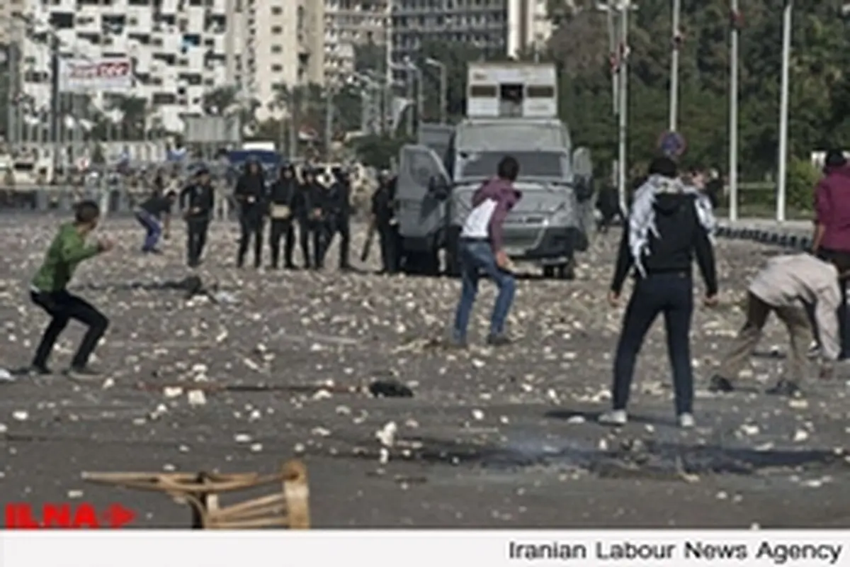 دانشجویان هوادار مرسی در قاهره با پلیس درگیر شدند