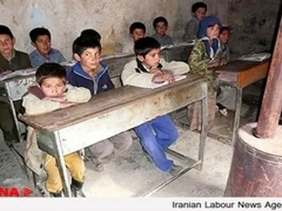 بکارگیری معلمان بدون بیمه و مزد قانونی در مناطق محروم