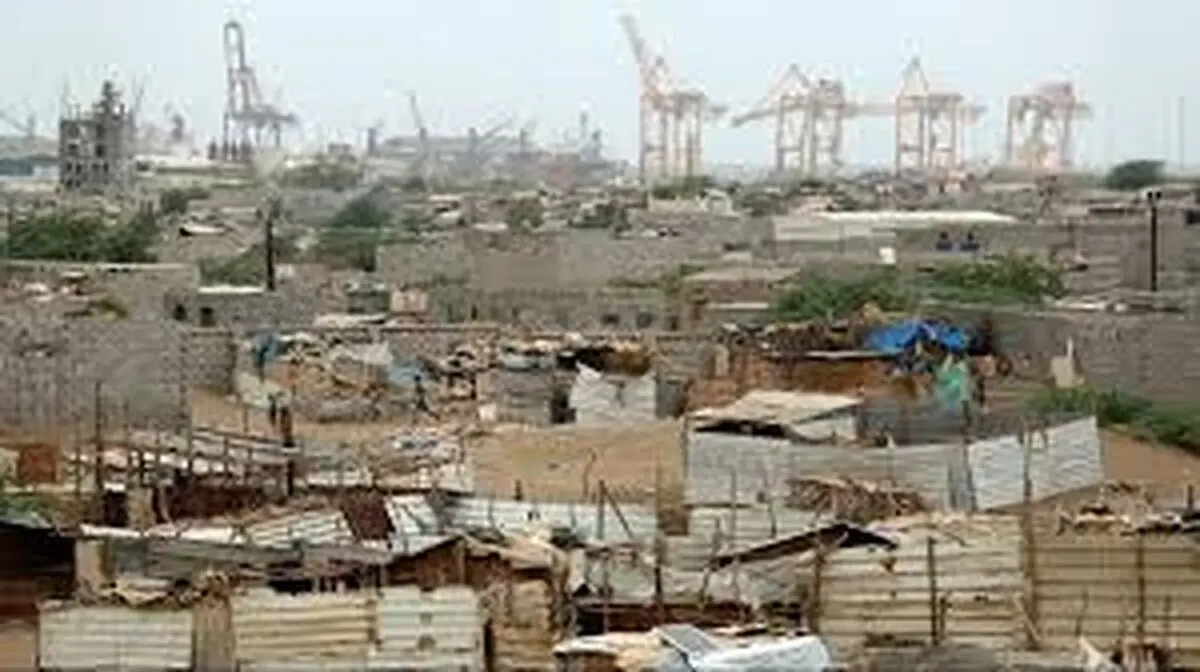 جنگنده‌های ائتلاف فرودگاه صنعا را بمباران کردند/ هشدار پنتاگون به سعودی