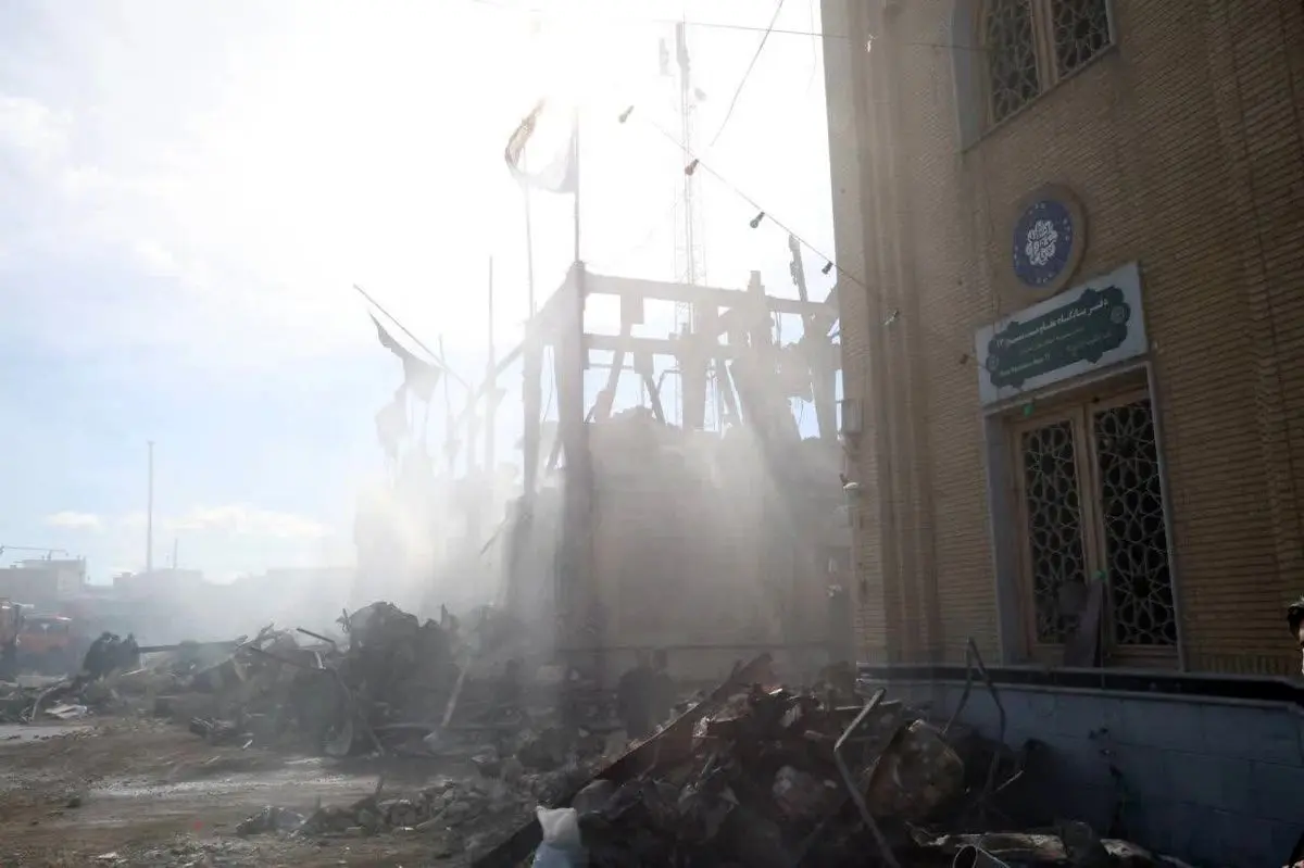 جزئیات حمله هوایی به ساختمان اداری حسینیه اعظم شهر زنجان /شهادت ۴ نفر از هموطنان